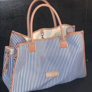 Gentlyused Dooney And Bourke Large Tote!